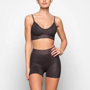 Skims Soft Smoothing Shine Short Eclipse Size Small